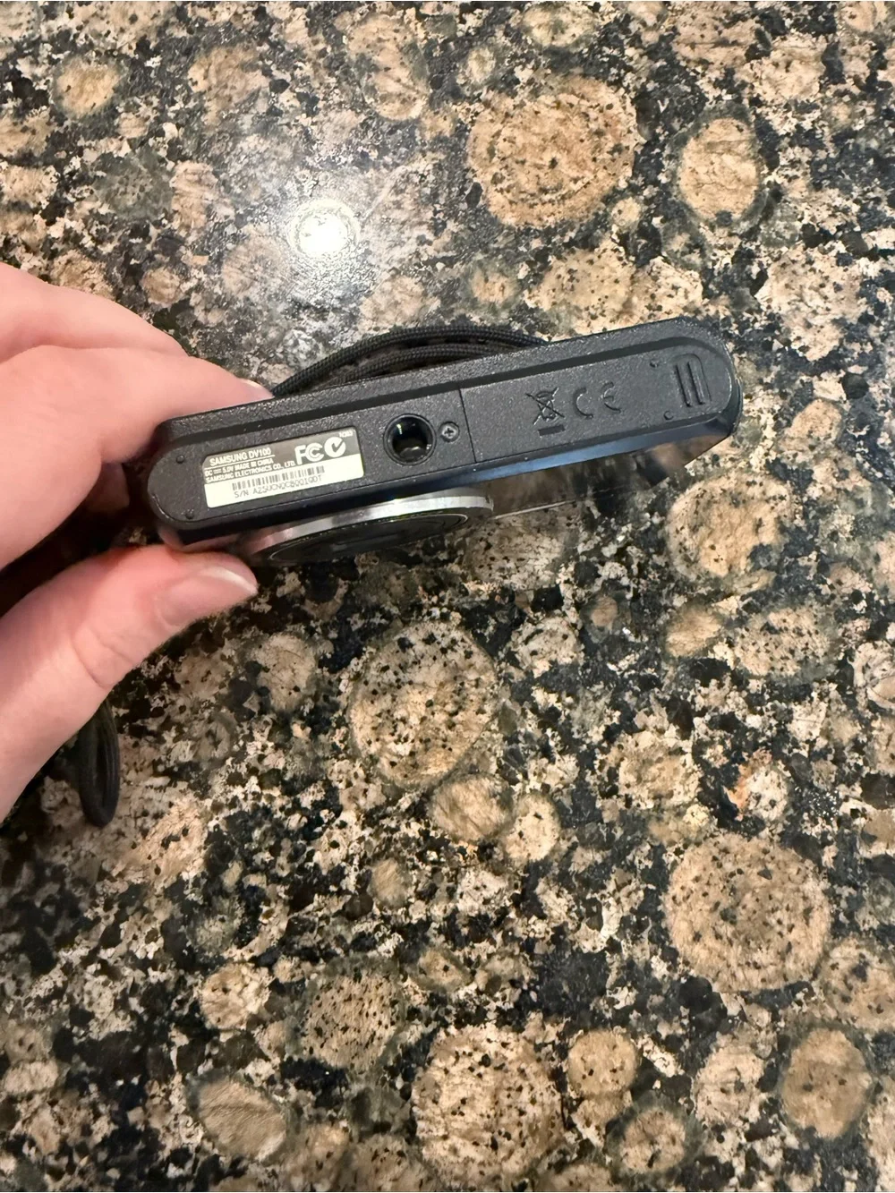 SAMSUNG DV50 DUALVIEW 16MP 5X ZOOM DIGITAL CAMERA